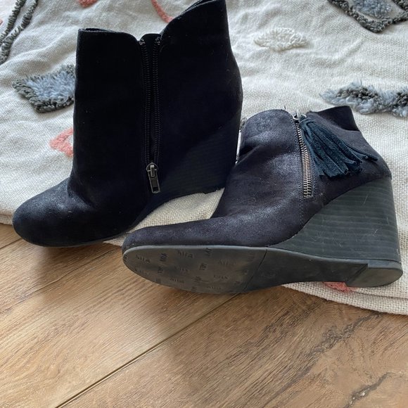 Mia Buckley Wedges - Picture 2 of 4